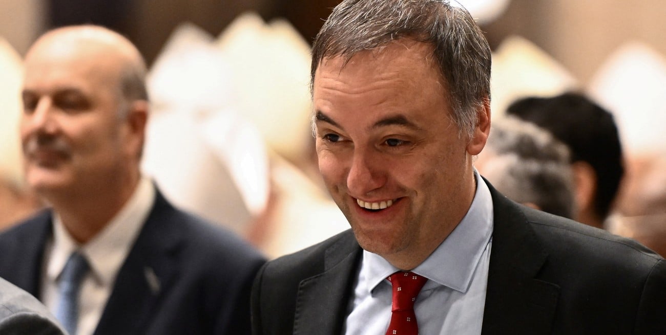 Archivaron la causa por el viaje de la esposa de Adorni en el avión presidencial