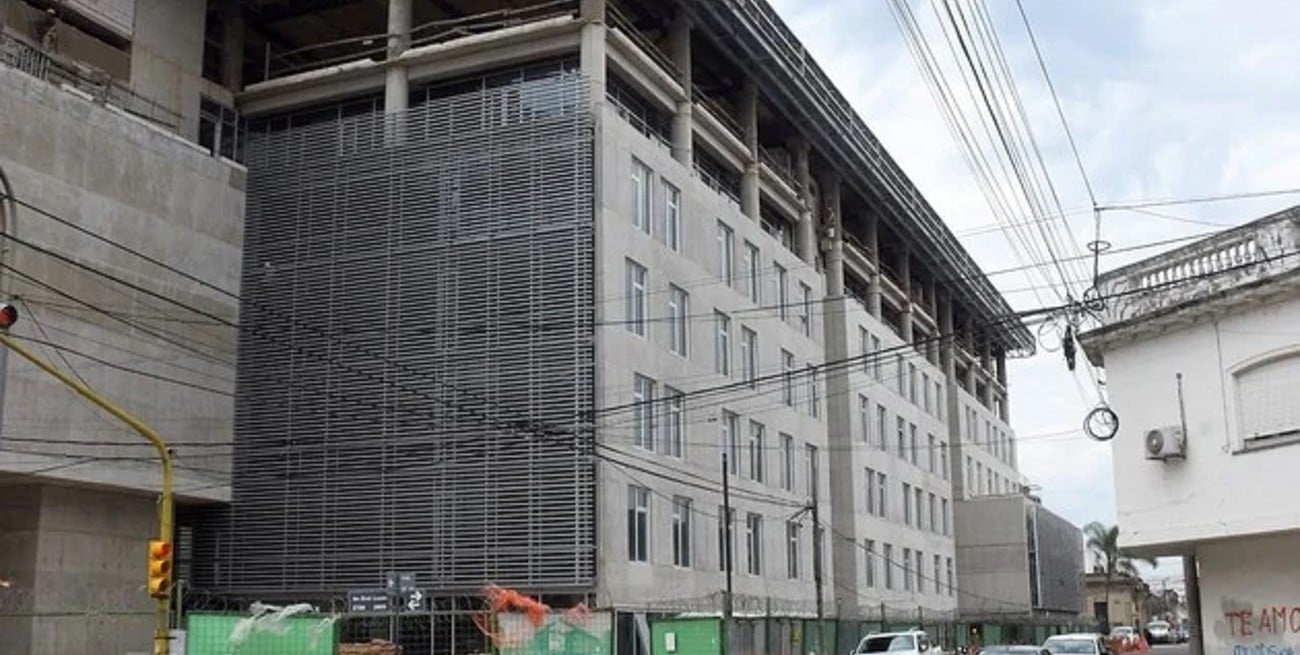 El poder judicial e institucional de la 
Provincia ante una trascendente decision