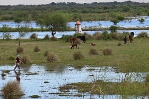 El Salado sobre el borde oeste de Santa Fe, por fuera del anillo de defensa.

Flavio Raina.