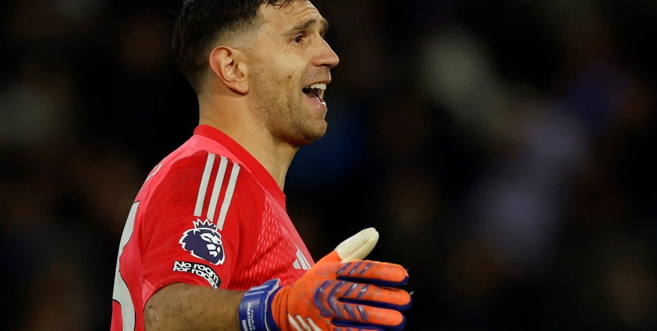 Hito histórico para el Dibu Martínez: llegó a los 250 partidos con Aston Villa