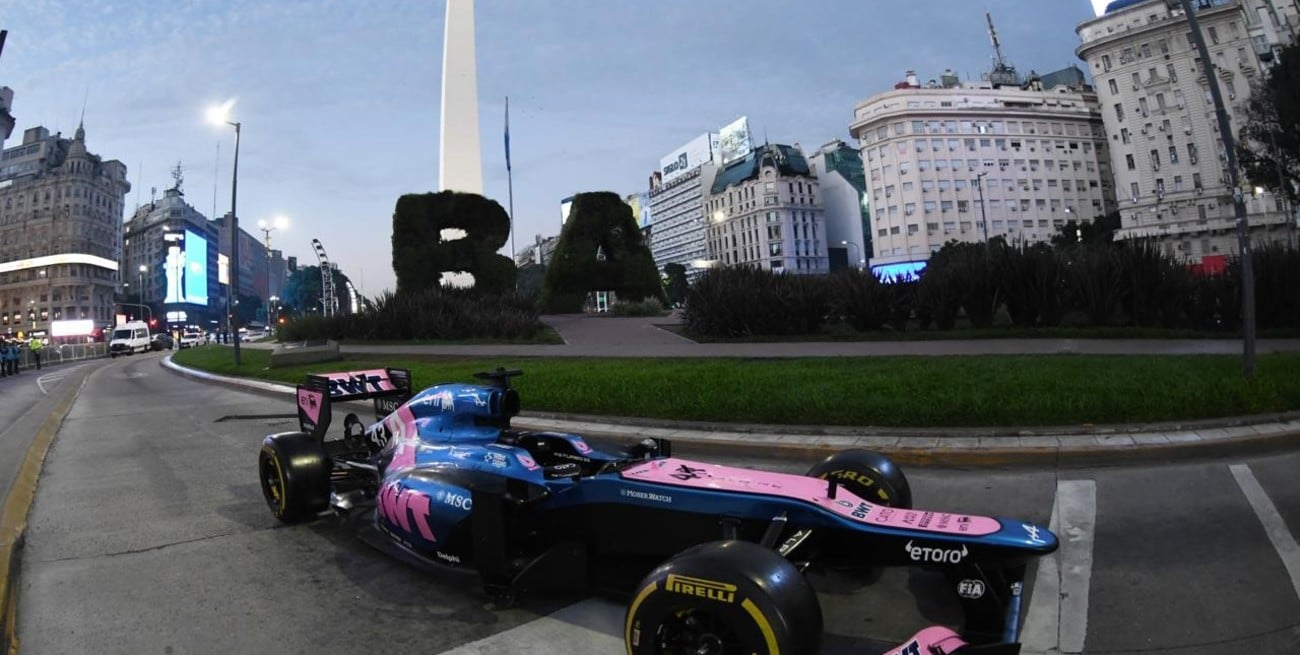 Histórico: Franco Colapinto con un F1 por las calles de Palermo