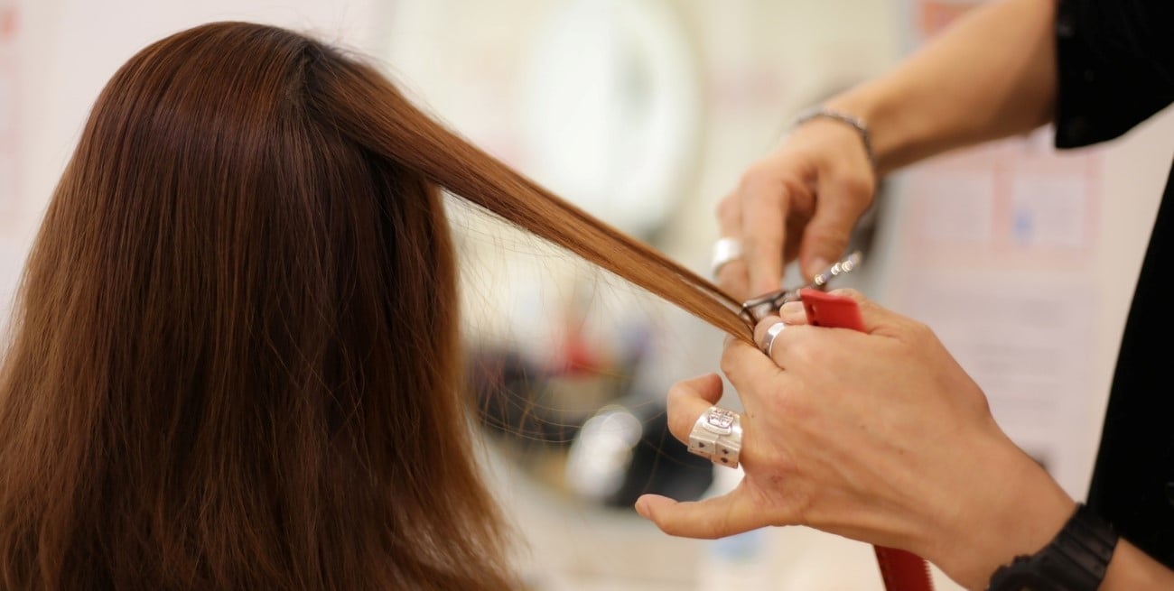 Qué días cortarse el pelo en mayo 2026 para que crezca más fuerte