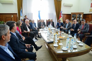 Para la definición de la reforma al Código Procesal Laboral, el Senado se ocupó de consultar a la mayoría de los sectores involucrados, invitó a los dos diputados (José Corral y Martín Rosúa) que impulsaron los cambios y culminó el proceso en una amplia y rica reunión en la Corte Suprema de Justicia. Foto: Guillermo Di Salvatore