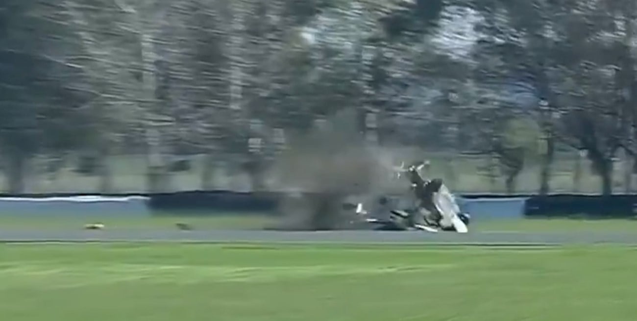 Impactante accidente en la Fórmula 3 Metropolitana: el piloto Cristian Galeano volcó en La Plata