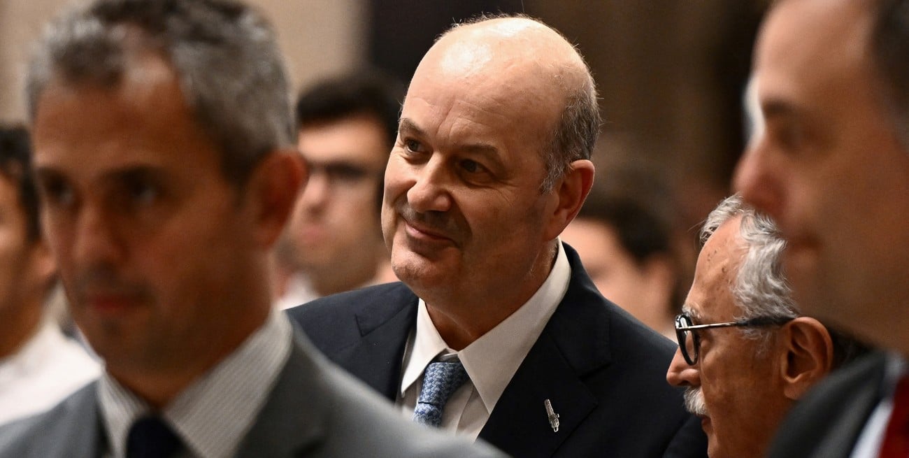 Sturzenegger defendió la desregulación en el Servicio Meteorológico Nacional