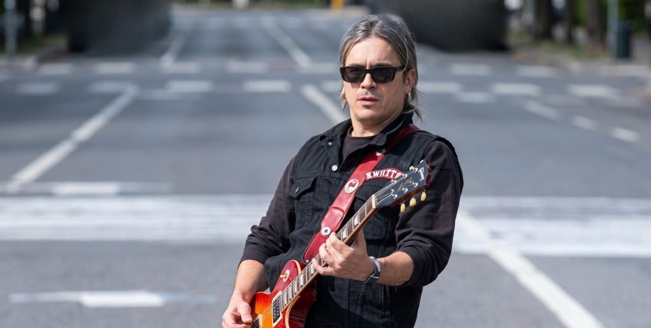 Pato Sardelli emocionó con el Himno en la previa del show de Colapinto