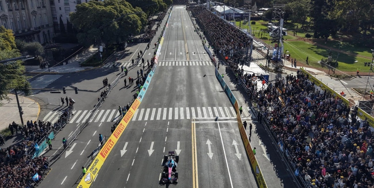 Aníbal Colapinto celebró el éxito del road show de Franco ante una multitud