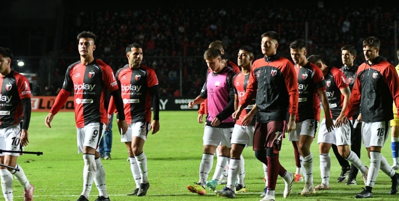 Colón calienta el frío del domingo ante su gente