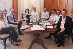 La postal de la reunión de la mesa política este lunes.