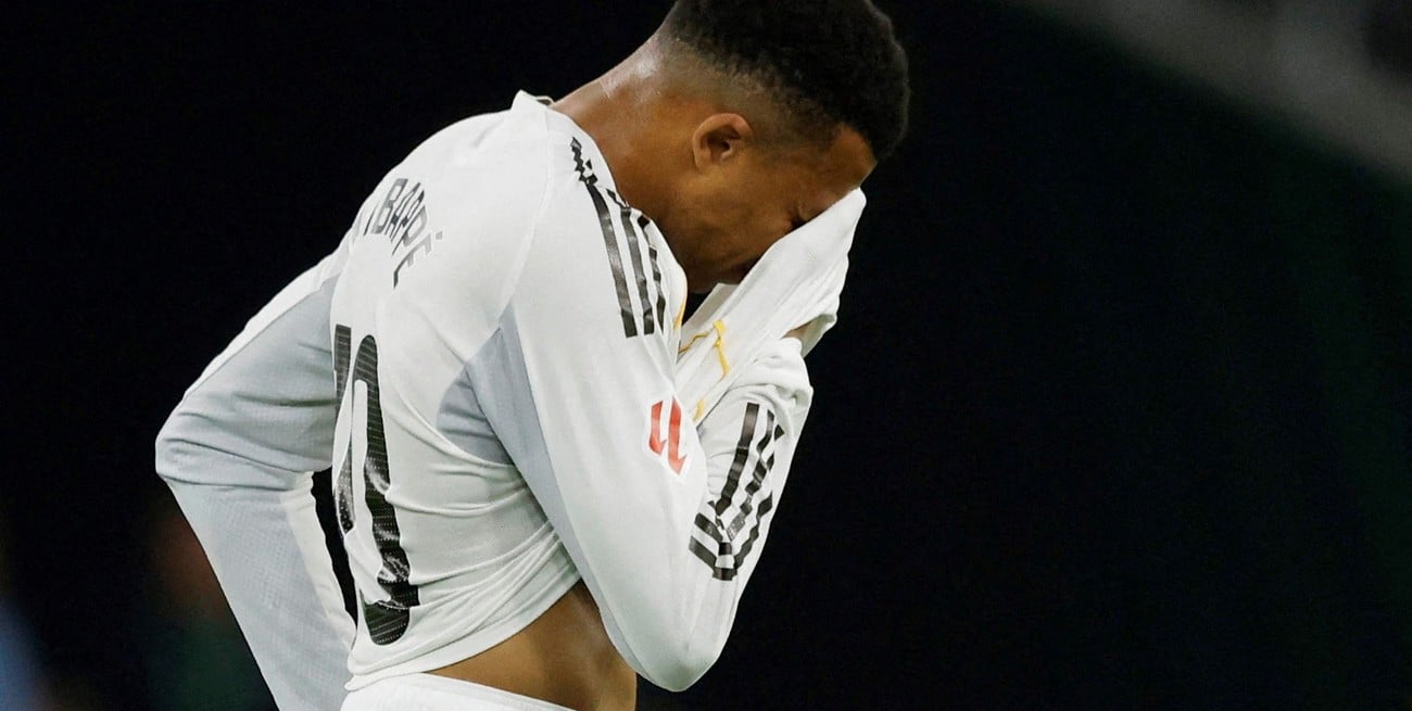 Mbappé sufrió una lesión muscular a 45 días del Mundial y preocupa a Francia
