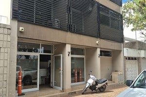 Un policía fue gravemente herido tras un enfrentamiento entre vecinos de un barrio de Casilda