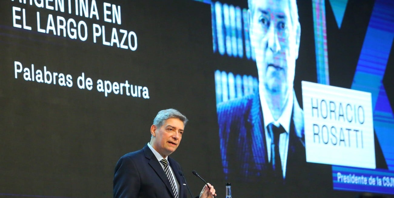 Rosatti cuestionó la creciente judicialización del debate político