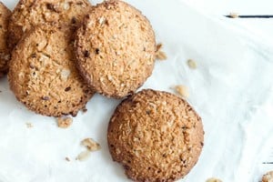 Aunque hoy las vemos en las góndolas de cualquier supermercado, las galletas de avena tienen un pasado épico.