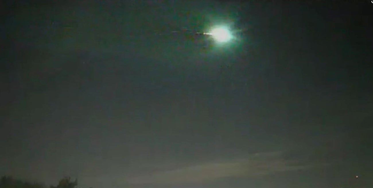 Video: impactante bólido iluminó el cielo en Buenos Aires 


