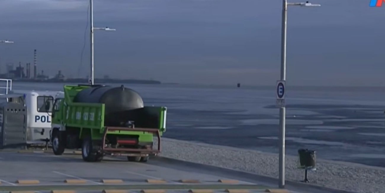 Buscan a dos hombres desaparecidos tras salir a pescar en kayak en el Río de la Plata