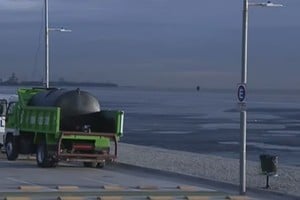 Operativo se despliega por agua y aire en el Río de la Plata