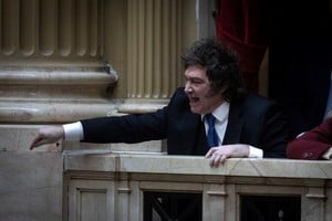 Milei encabezará una reunión de Gabinete en Casa Rosada en un contexto de tensiones políticas.