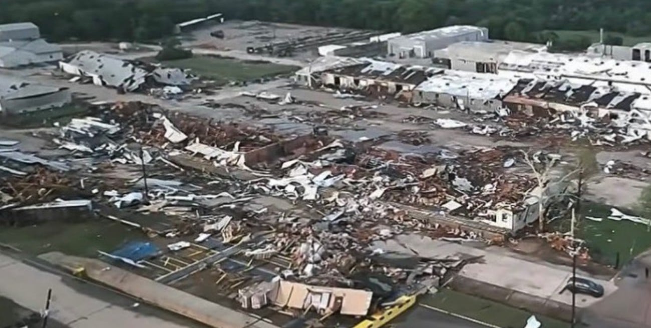 Un tornado devastó una ciudad de Texas, en el sexto día consecutivo de tormentas fuertes