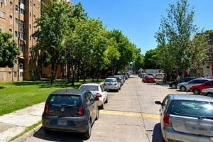 El vecino comentó que había olor nauseabundo que salía del departamento.