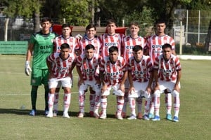 Los 11 de Trionfini en el empate con Rosario Central. Foto: Prensa Unión.