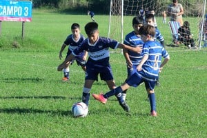 Buen juego y mucha diversión. Foto: Guillermo Di Salvatore.