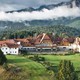 La cumbre se desarrollará entre el miércoles y el viernes en el reconocido hotel patagónico.