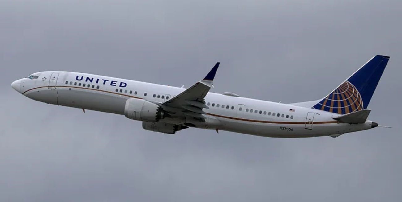 Un avión de United Airlines reportó el choque con un dron en pleno descenso en San Diego
