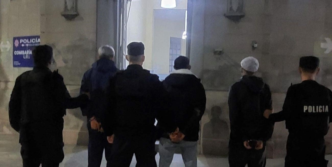 Tres jóvenes demorados y una réplica de pistola secuestrada en Santa Fe