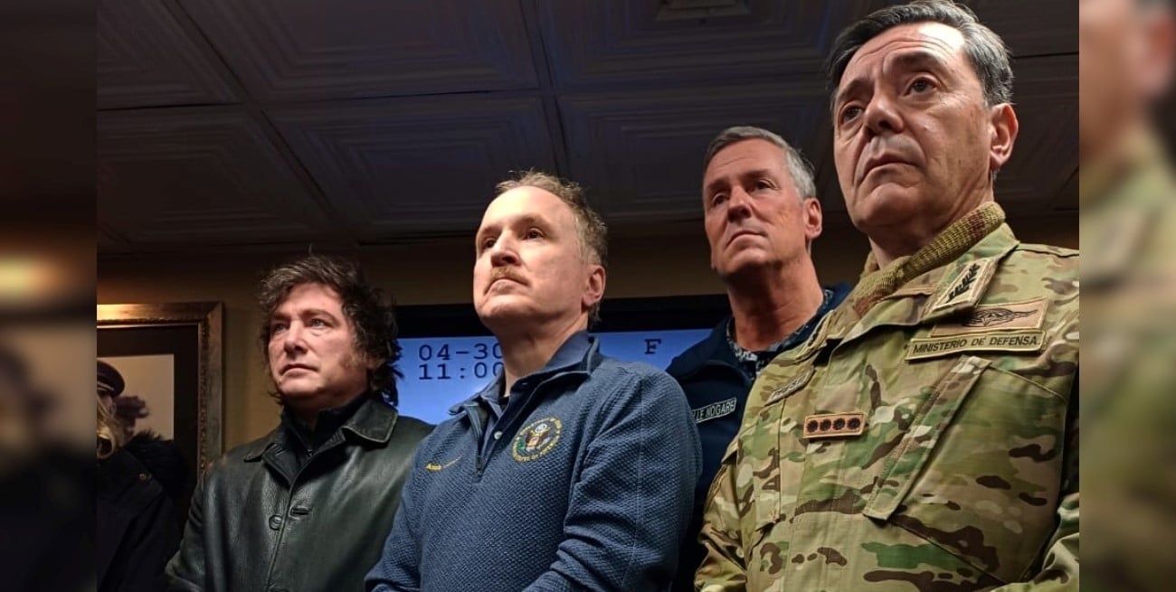 Milei se subió este jueves al portaaviones nuclear estadounidense USS Nimitz