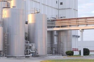 Directivos de la láctea Verónica, senadores y funcionarios analizaron la crisis que afecta a sus plantas en Santa Fe.