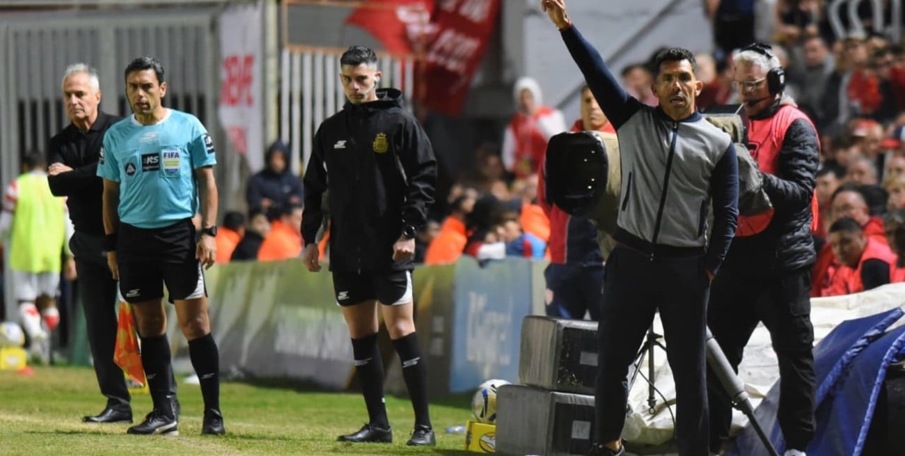 Talleres confirmó la salida de Carlos Tevez tras perder el clásico con Belgrano