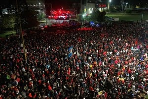 Festejos por los 121 años del Club Atlético Colón. Foto: Fernando Nicola