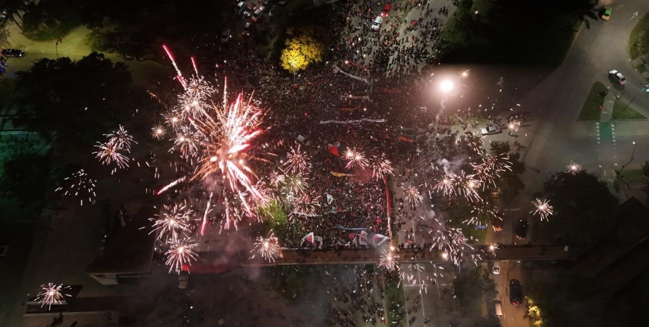 Así se vieron los festejos por el aniversario del Club Atlético Colón desde el drone de El Litoral