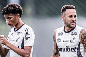 Santos abrió una investigación interna tras la denuncia de Robinho Jr. contra Neymar por un episodio en una práctica.