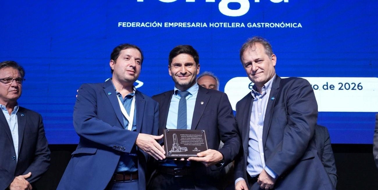 Seguridad y turismo: Pullaro recibió una distinción de la hotelería nacional por la transformación de Rosario