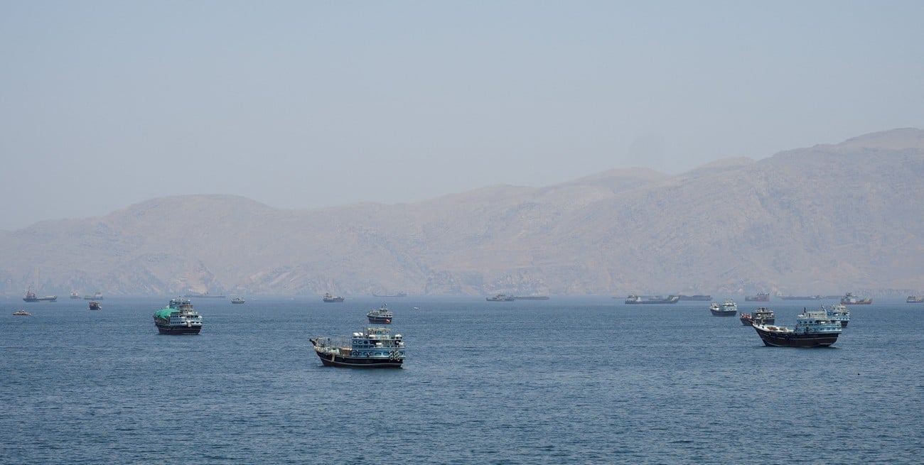 Tras la pausa de Trump en Ormuz, el barril de petróleo desciende en su precio