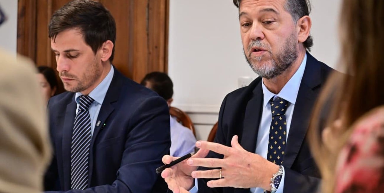 Municipios sugieren cambios al proyecto votado por el Senado sobre cuidacoches