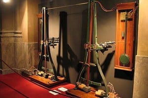 Réplica del pantelégrafo ideado por Giovanni Caselli, físico, inventor y sacerdote italiano creador de este predecesor del fax.