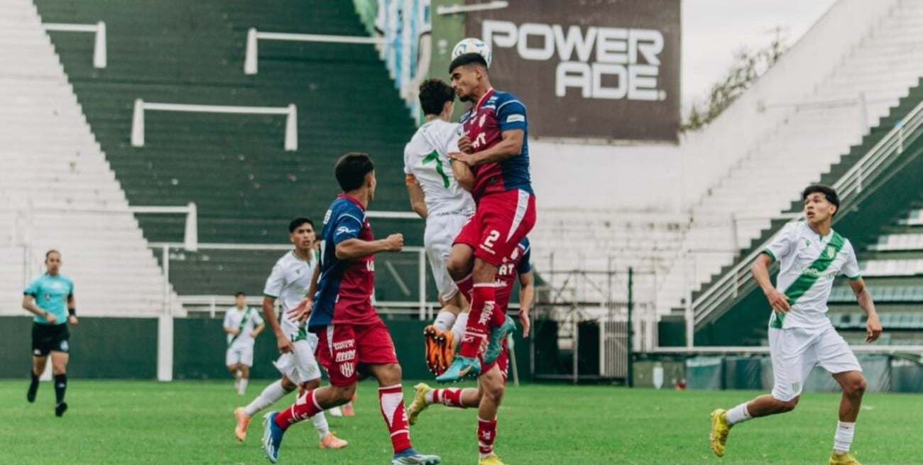 La reserva de Unión rescató un empate en Banfield, la de Colón no pudo con Boca en el Predio