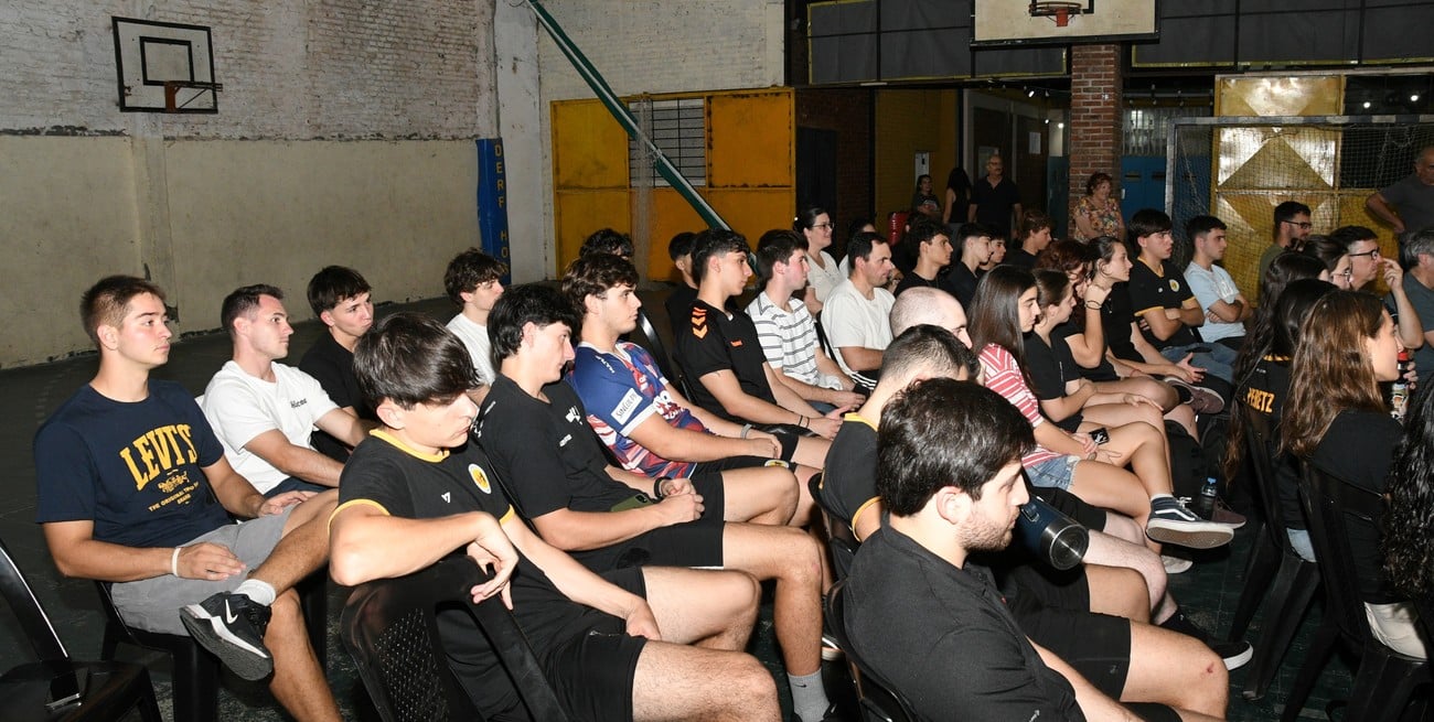 “Bancando los Tratos”: diálogo, valores y deporte en una primera jornada con gran convocatoria
