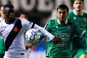 Vasco da Gama remontó el partido y quedó líder del Grupo G.