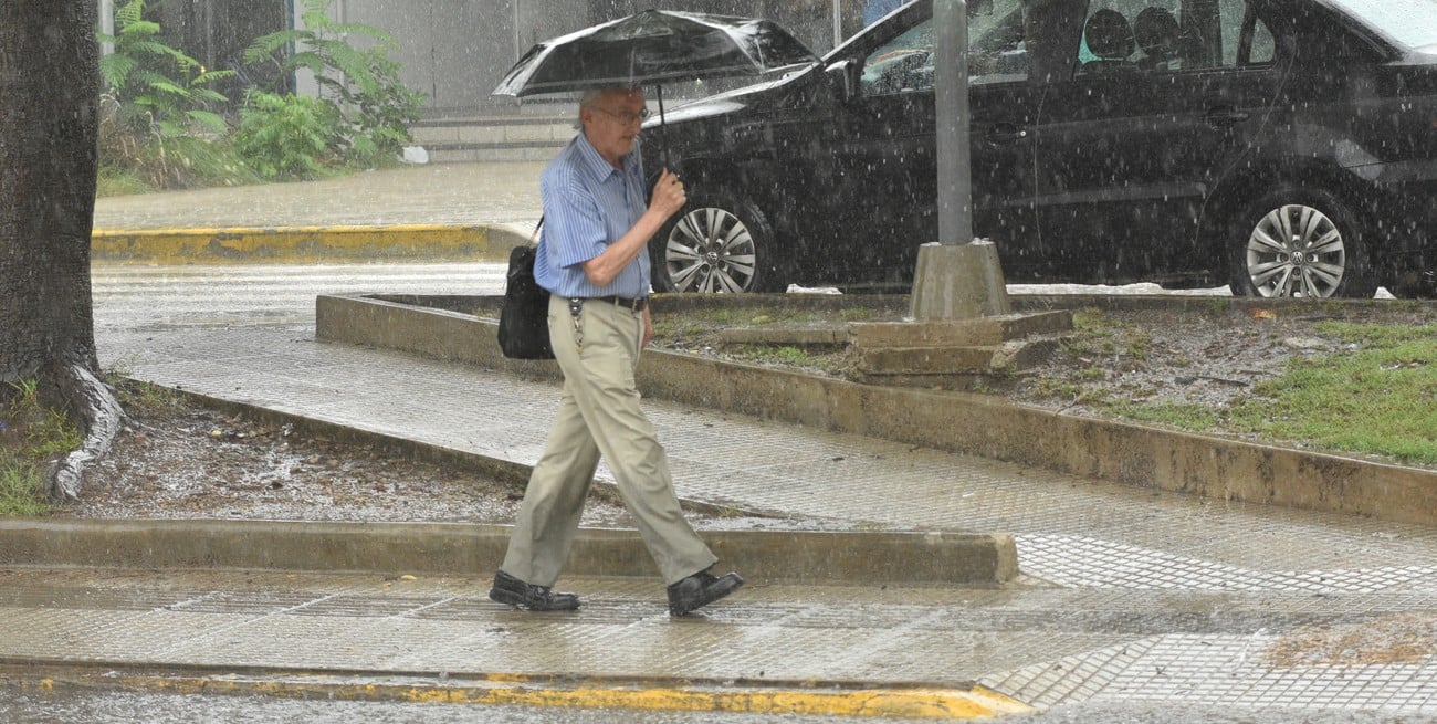 Jueves bajo alerta naranja: se esperan tormentas y fuertes ráfagas de viento en la ciudad de en Santa Fe 