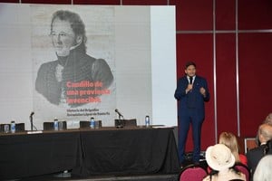 El gobernador de Santa Fe, Maximiliano Pullaro, este viernes en la Feria del Libro. Crédito: Gobierno de Santa Fe