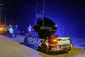 Los participantes de la fiesta debieron retirarse del lugar. Foto: El Litoral