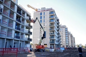 Las obras incluyen villas deportivas, centros acuáticos y espacios multipropósito para toda la provincia.