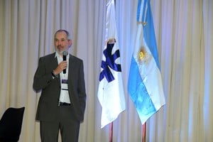 "Las empresas que financian a las compañías de ingeniería sobre IA no quieren marcos regulatorios y muchos menos un marco legal ético o de valores societarios", advierte el especialista. Créditos: Guillermo Di Salvatore