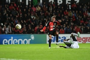 Colón venció a All Boys en el Brigadier López por la fecha 13 de la Primera Nacional. Foto: Manuel Fabatía.