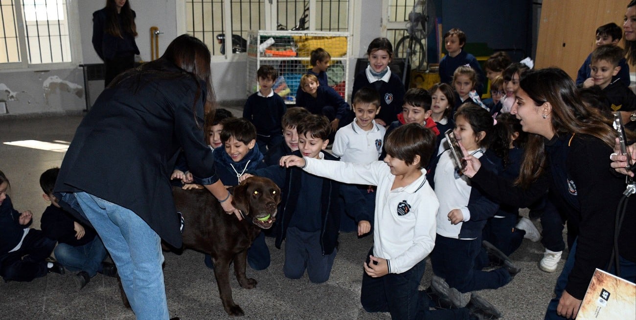 Juan Carlos, el labrador que ayuda a enseñar convivencia responsable en las escuelas santafesinas