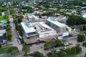 La ampliación y refacción del Hospital de Villa Ocampo ya supera el 80% de avance