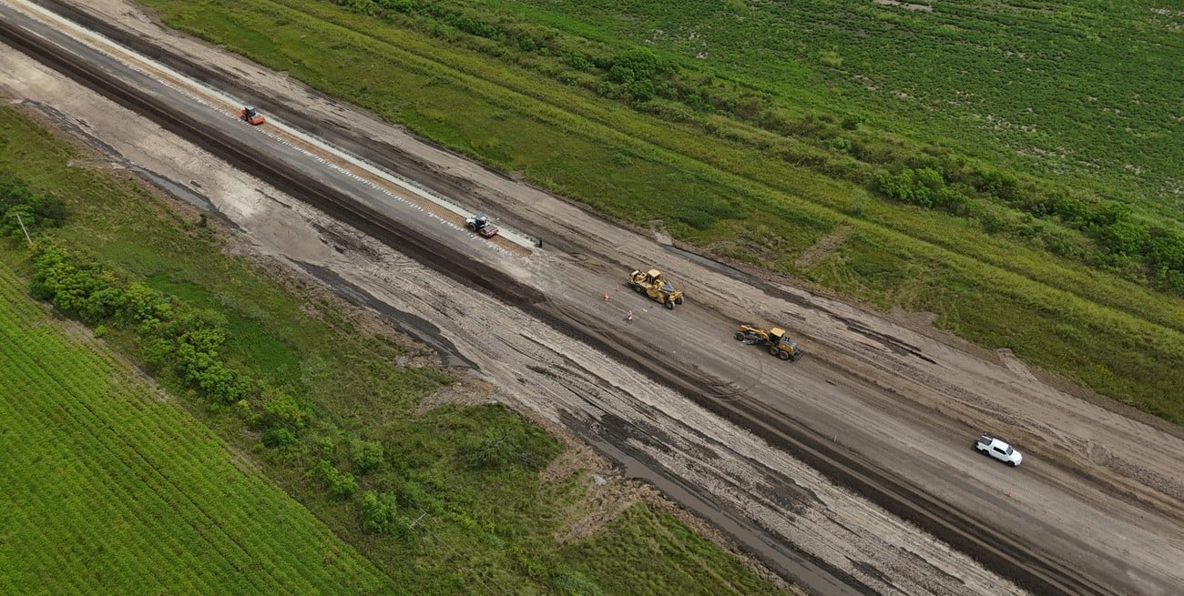 Provincia avanza con la repavimentación integral de la Ruta 1 entre Alejandra y Arroyo El Gusano